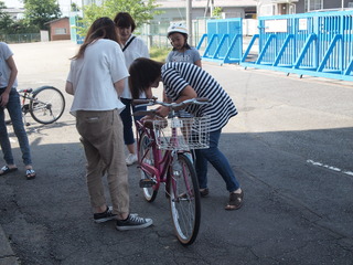 自転車点検の写真